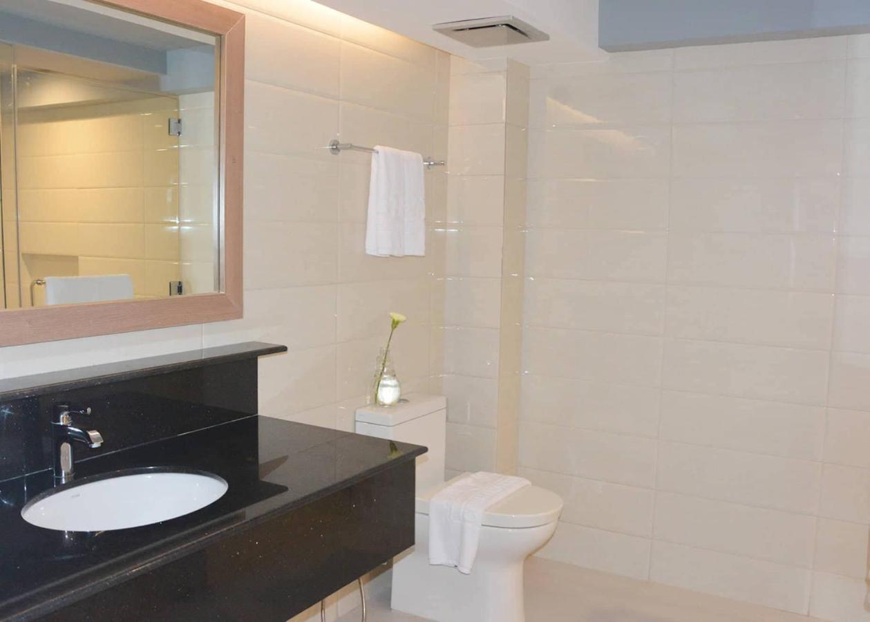 Manoc-Manoc Commander Suites De Boracay מראה חיצוני תמונה